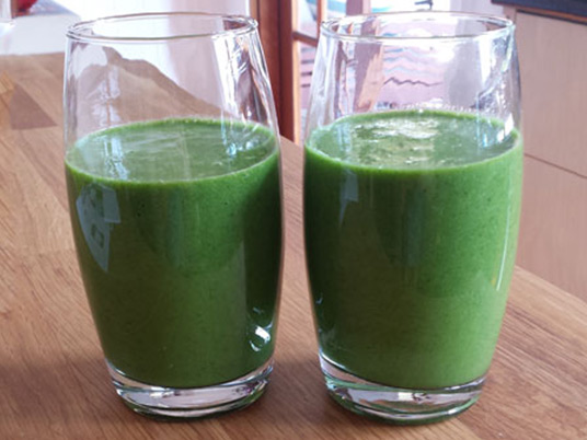 Two glasses of green smoothie